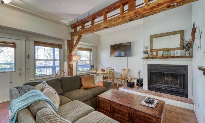 Ludlow Apartment | The Mill #210