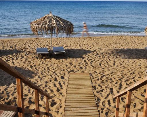 Kato Stalos Apartment | The Mini Beach Hotel