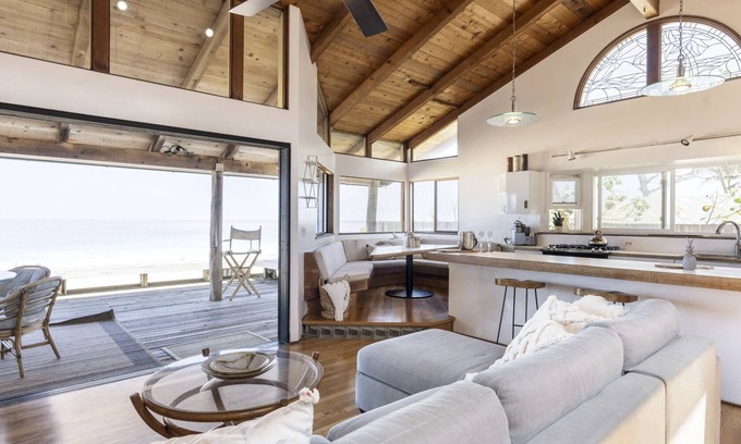Pupukea House | THE MIRACLE HOUSE! Direct beach access to Pipe