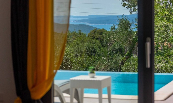Koromacno House | The modern Villa Riki with private pool is located in the small Istrian village of Koromano.