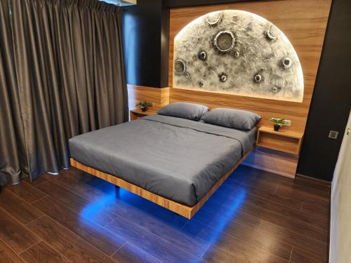Poblacion District Apartment | The Moon at the Aeon