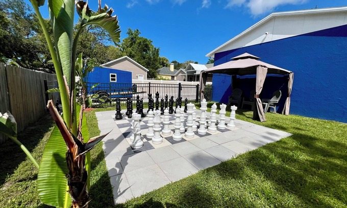 Tarpon Springs Apartment | The Nautical Tarpon conveniently located near beaches