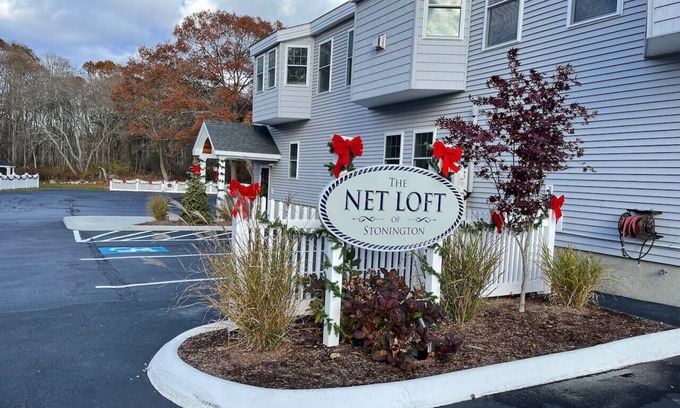 Mystic - New London Apartment | The Net Loft of Stonington “F”