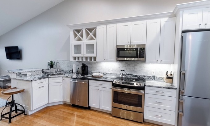 Yachting Village House | The Newport Lofts - 359 Thames Street