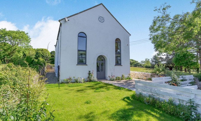 Saint Erth Praze Cottage | THE OLD CHAPEL, pet friendly, with open fire in Praze-An-Beeble