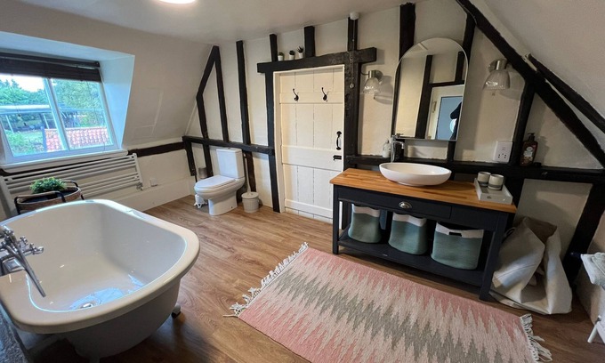 Sudbourne House | The Old Cottage