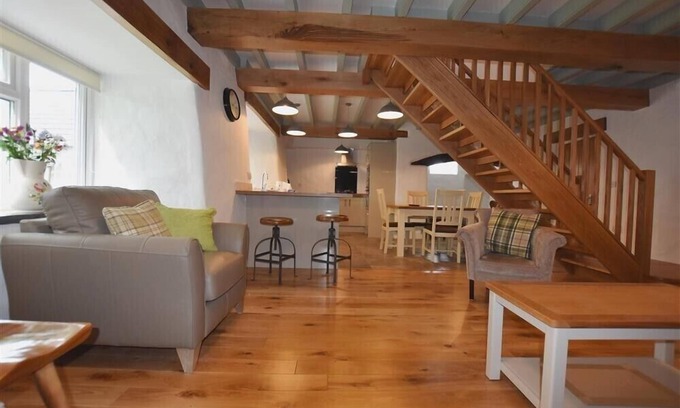 St Brides Cottage | THE OLD FARMHOUSE KITCHEN, family friendly in St Davids