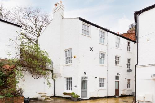 Malvern House | The Old Morgan Period Town House