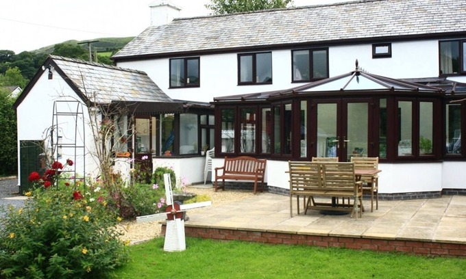 Llanbrynmair Bed & Breakfast | The Old School House