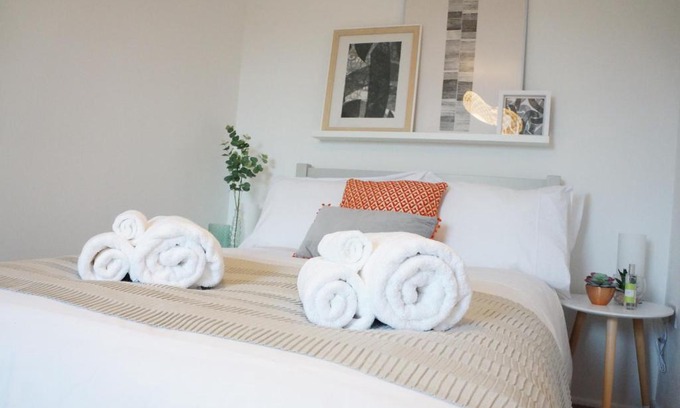 Milton Keynes Apartment | The Oldbrook Apartment
