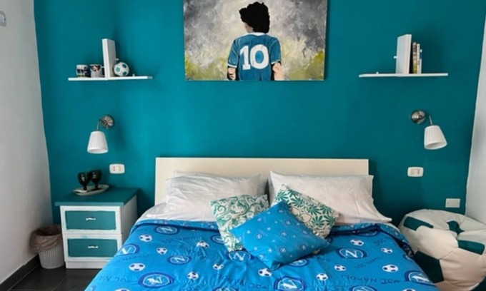 Naples City Centre Apartment | The other door