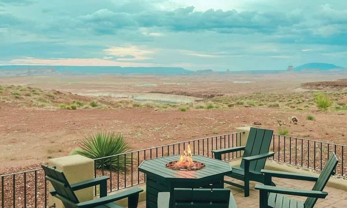 Page House | [The Overlook] Triple Primary Luxe, 50 Mile Views