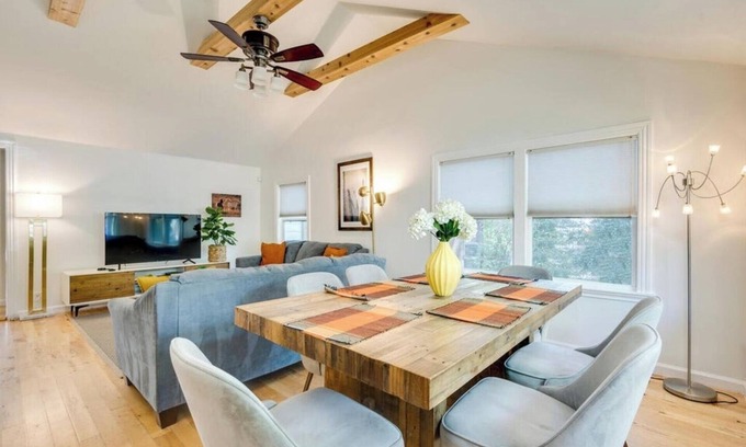 Zilker House | The Oxford. Ideal Zilker Location. Groups Welcome!