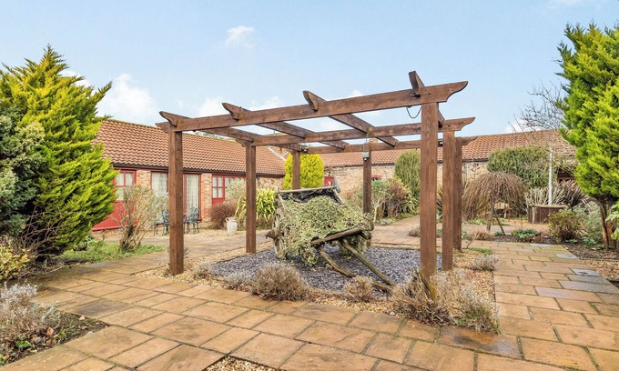 Arnold Cottage | The Parlour - UK37517