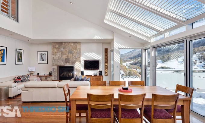 Thredbo Ski Chalet | The Peak Penthouse 8