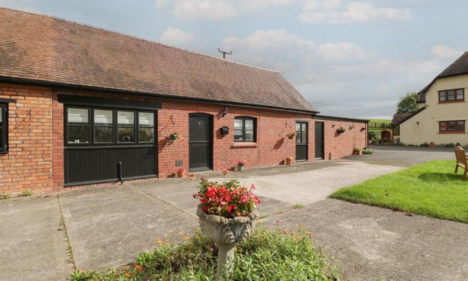 Usk House | The Pheasant Two