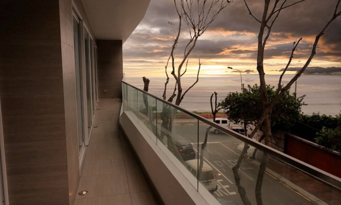 Reducto Apartment | THE PIANO HOUSE IN FRONT OF THE SEA IN FRONT OF LARCOMAR