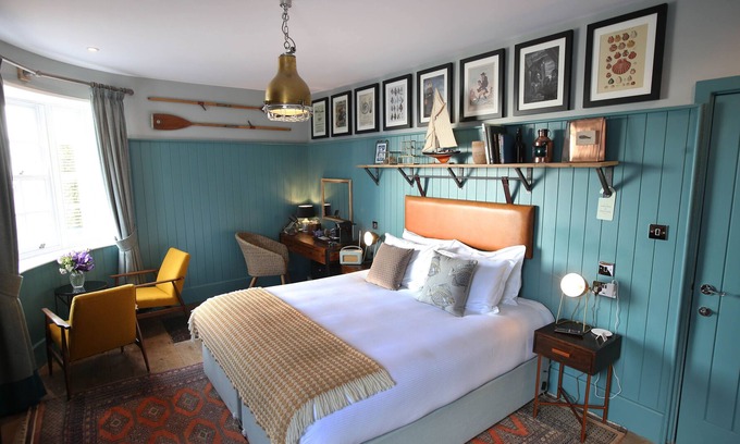 Lyme Regis Hotel | The Pilot Boat