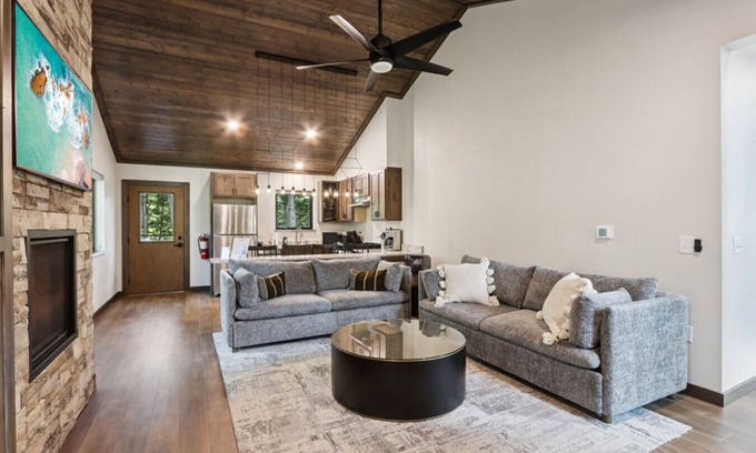 Lake Delton Cabin | The Pine at Treetop Villas