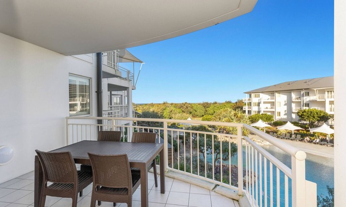 Kingscliff Apartment | The Pool Resort Kingscliff - One Bed Pool View (2206) - Holiday Management Co.