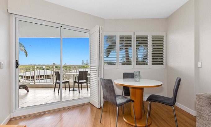Kingscliff Apartment | The Pool Resort Kingscliff - 2B Dual Key (7203/04) - Holiday Management Co.