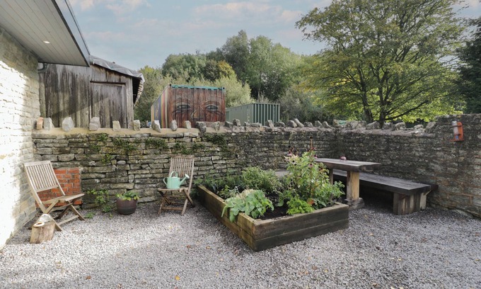West Pennard Cottage | THE POTTING SHED, pet friendly, with open fire in Glastonbury