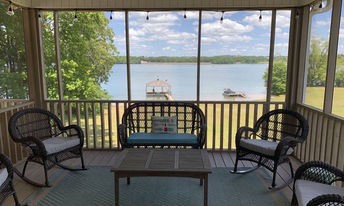 Seneca House | THE Premier Clemson/Seneca Lake Home