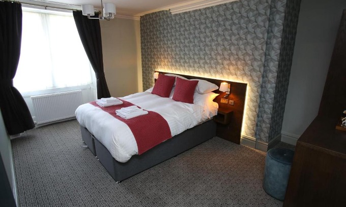 Rothbury Hotel | The Queens Head Hotel