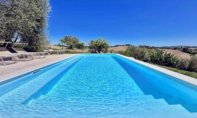 Bettolelle House | the Quercia with swimming pool in Senigallia countryside