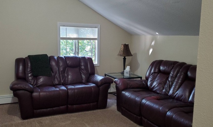 Spenard Apartment | The Quiet Spot in the not so quiet city aka Spenard Anchorage