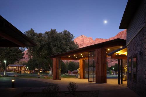 Zion National Park South Entrance Hotel | The Red Cliffs Lodge Zion, a Tribute Portfolio Hotel