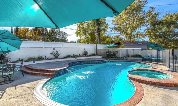 Redlands House | The Redlands Hills Homestead: Experience, LuxurynA day trip to all SoCal's best