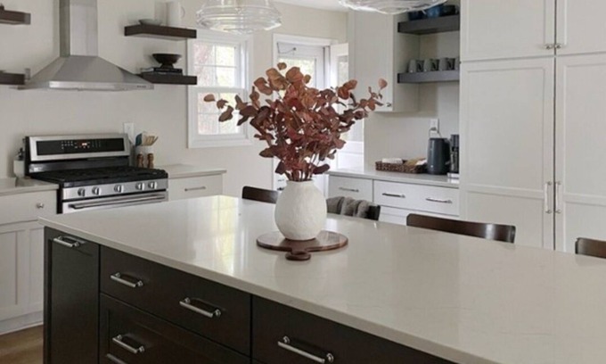 Neenah House | The Reed House is a home away from home located in a quite neighborhood.