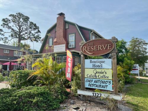 Central Sarasota Hotel | The Reserve Retreat
