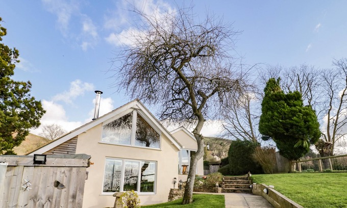 Malvern Cabin | THE RETREAT, country holiday cottage, with a garden in Malvern