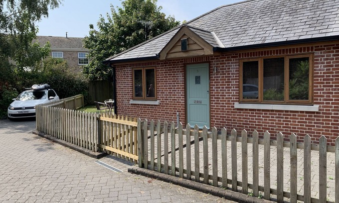Christchurch House | The Retreat Holiday Home, Christchurch, Dorset. Family and couple friendly.