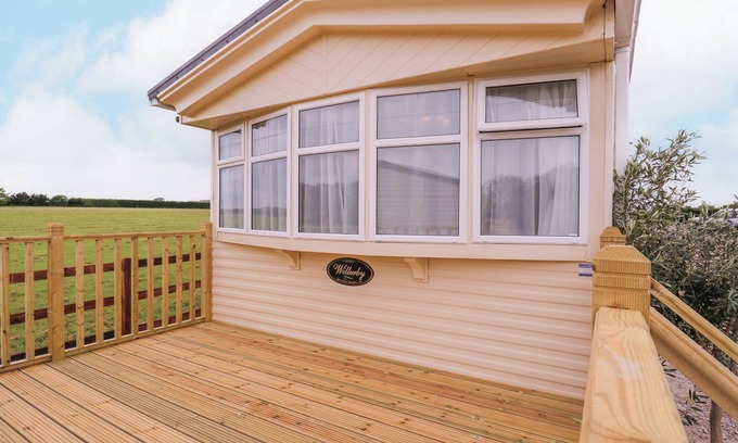 Saint Osyth Cottage | THE RICHMOND, pet friendly, with a garden in St. Osyth