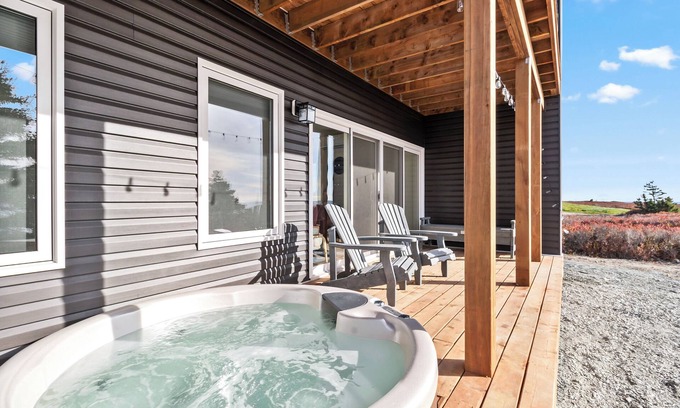 Western Head House | The Right at Surf Western Head - 3BR Home with Oceanfront Hot tub Views