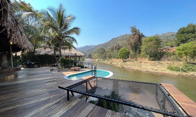 Mae Taeng Villa | The River Flows Kued Chang Camp