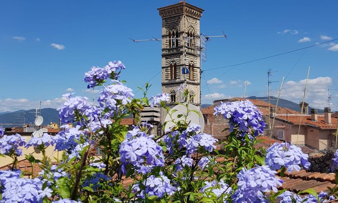 Prato House | The rooftop terrace overlooking the Duomo (just 20 minutes from Florence)