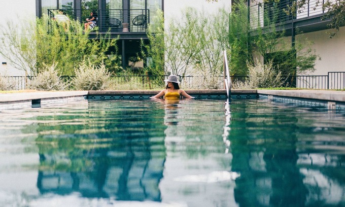 Round Rock Original Plat Hotel | The Ruby Hotel