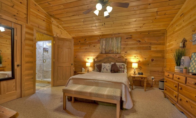 Blue Ridge Cabin | The Rustic Retreat - Beautiful Backyard with Fire Pit & Creek