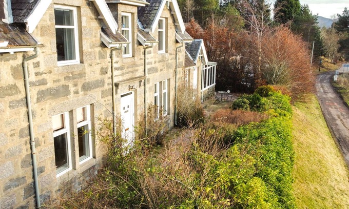 Newtonmore Cottage | The Schoolhouse, Laggan - large Highland lodge