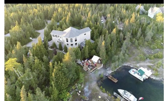 Northern Bruce Peninsula Cabin | The Serene Lakehouse