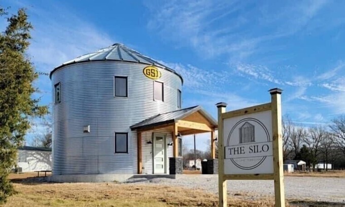 Vian House | The Silo - Unique Experience, Lake, Firepit, BBQ
