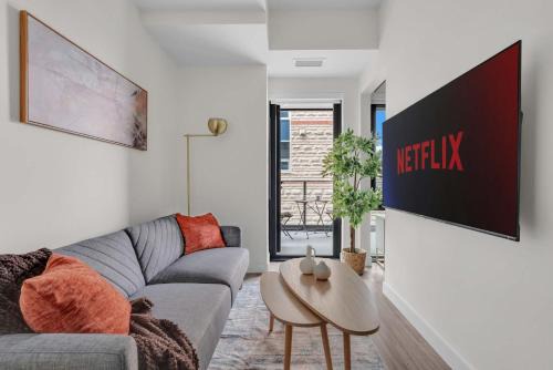 Eau Claire Apartment | The Silverwood Corner DT Steps to Riverwalk