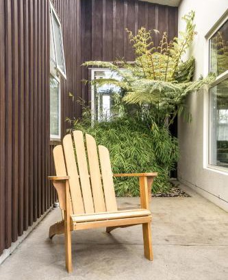 Tauranga House | The Solitude - Comfort at its Best by Carmichael Reserve in Tauranga