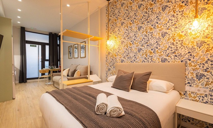 Jesus Apartment | The Sorolla Apartment I by Florit Flats