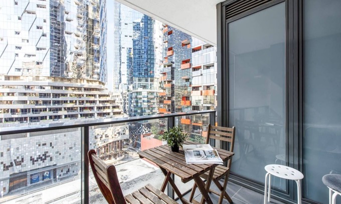 Melbourne Central Business District Apartment | The Spencer An Executive Stay in Melbournes CBD