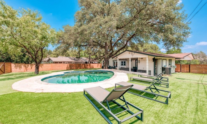 Granite Shoals House | The Splash Pad